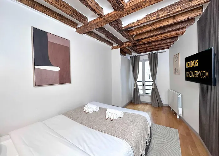 Authentic Flat Near Luxembourg Garden