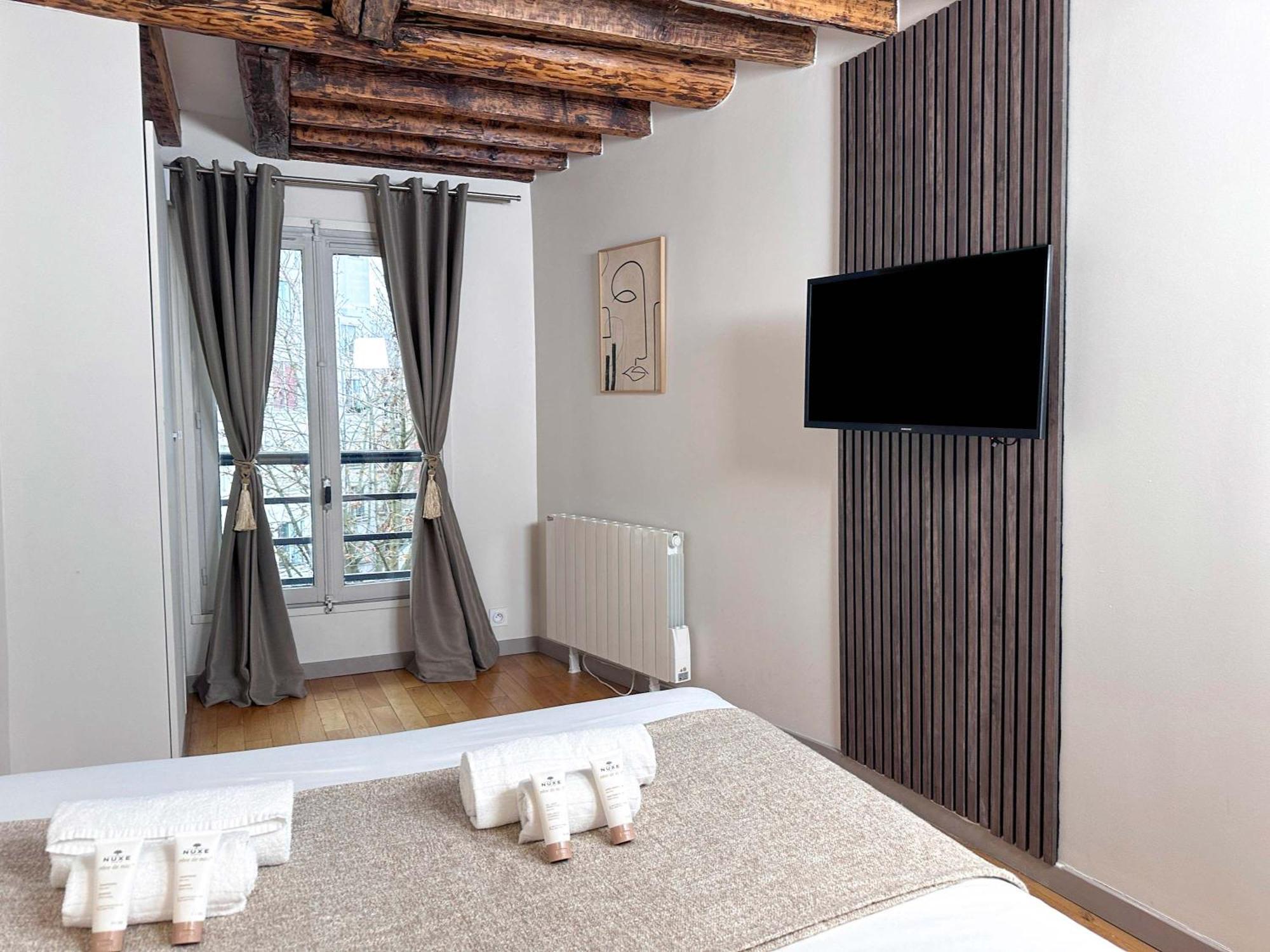 Authentic Flat Near Luxembourg Garden * Parijs